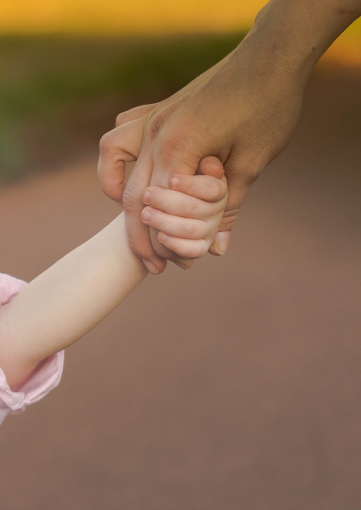 Read more about the article Kinder in Zeiten der Unsicherheit und Veränderung – Wie Eltern helfen können